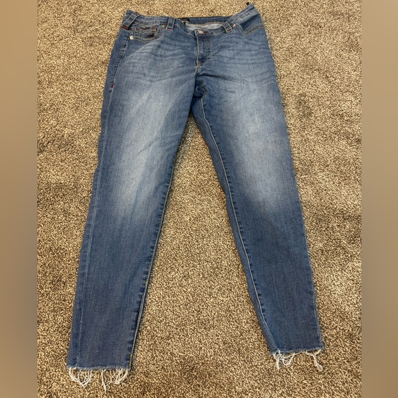True Religion “ HALLE” jeans - Picture 5 of 6